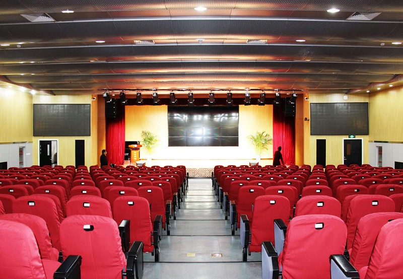 音响设备在舞台上的艺术表现